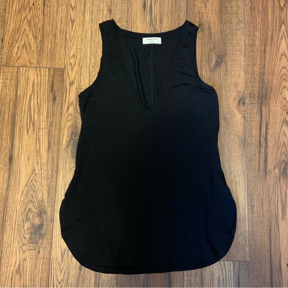 Babaton Black V-Neck Sleeveless Top - Picture 2 of 5